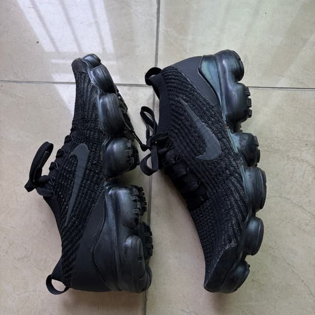 나이키 베이퍼맥스3 트리플블랙 260입니다