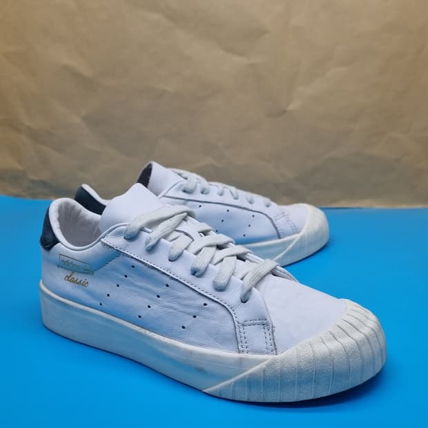 아디다스 에버린 스니커즈 225