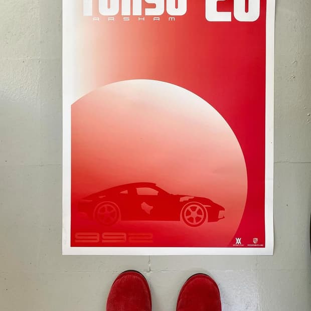 다니엘 아샴 도쿄 포르쉐 911 포스터