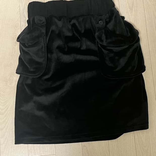 지초이 플리스 포켓 스커트 블랙