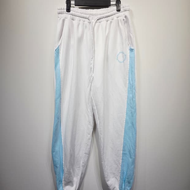 마뗑킴. 남자 화이트/블루 배색 조거 트레이닝 팬츠_F