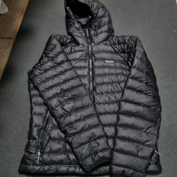 파타고니아 다운스웨터 후드 블랙 남성용