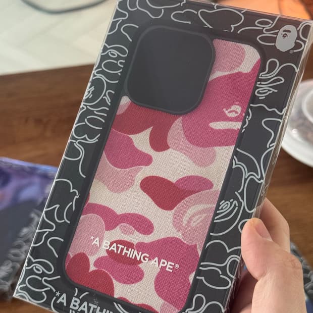 베이프 아이폰15프로 폰캐이스 핑크 판매합니다