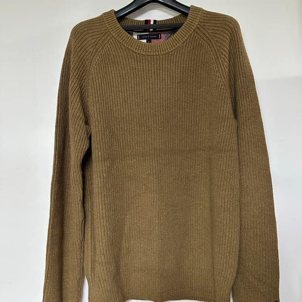 타미힐피거 브라운 니트 스웨터