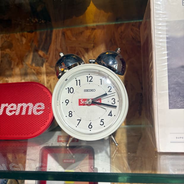 슈프림 세이코 알람시계