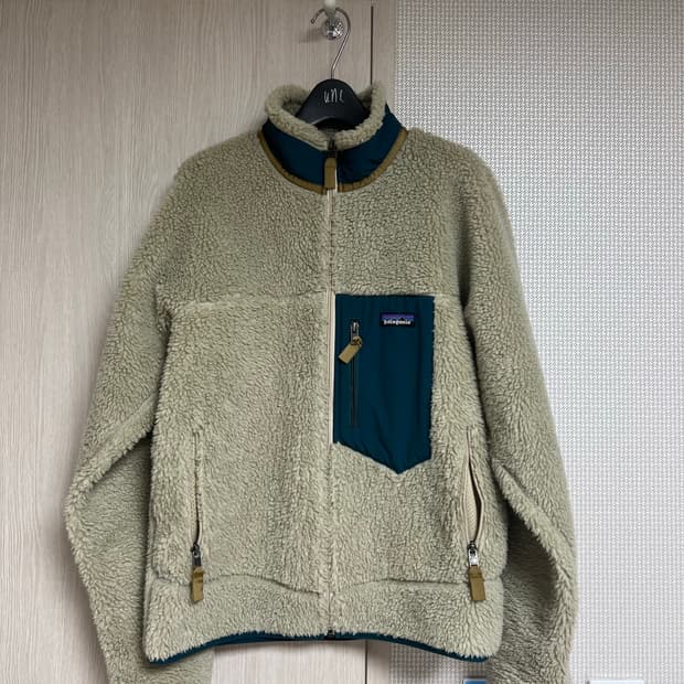 파타고니아 레트로 x 펠리컨 다크 보레알리스 그린 s사이즈