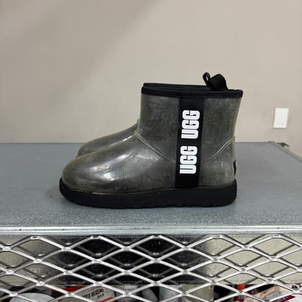 어그 클래식 클리어 미니 260