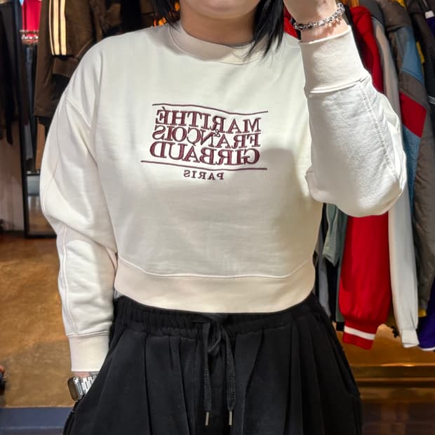 마리떼 빅로고 아이보리 맨투맨