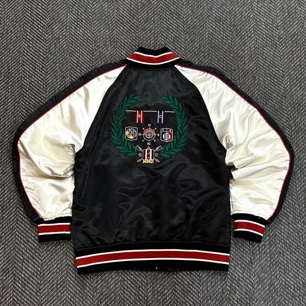 로맨틱크라운 스타디움자켓M