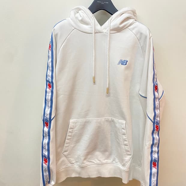 정품 뉴발란스 화이트 로고 테이핑 후드티 M 남녀공용