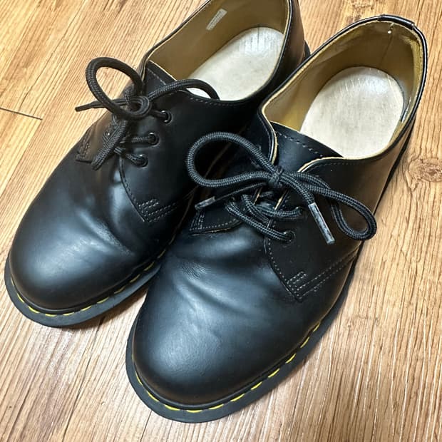 닥터마틴1461 MIE UK8 270