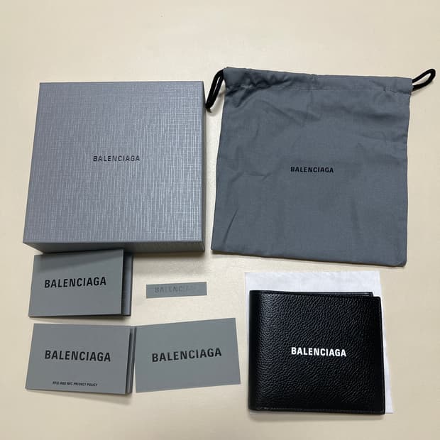 [새상품] 발렌시아가 반지갑 블랙
