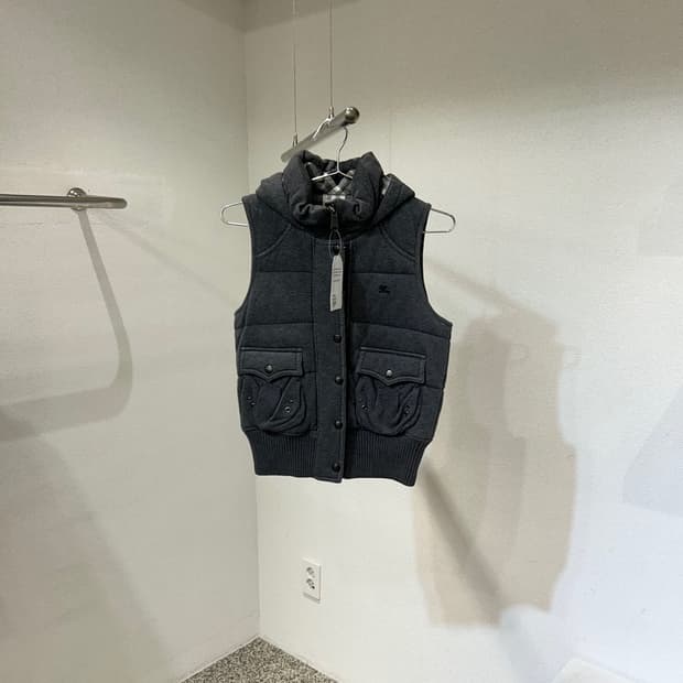 버버리 블루라벨 후드 패딩조끼