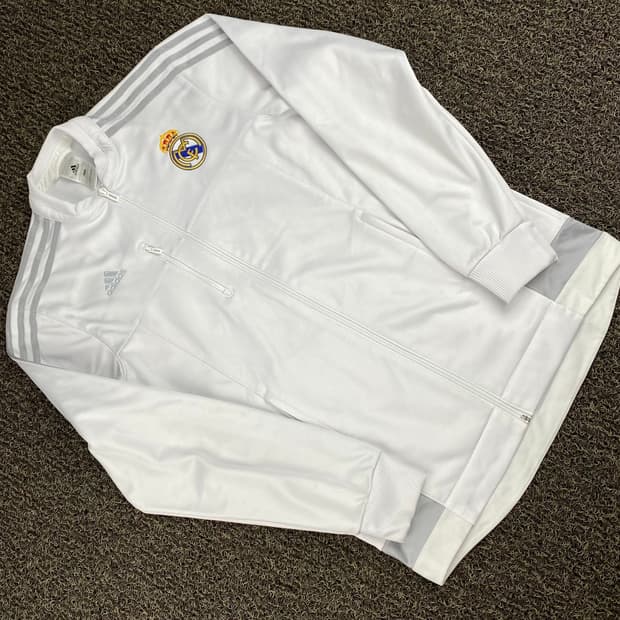 아디다스 레알마드리드 화이트 트랙 탑