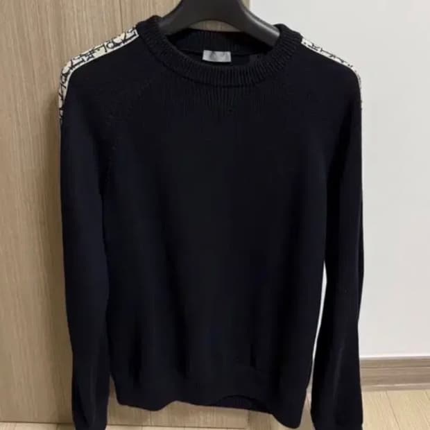 디올 오블리크 니트