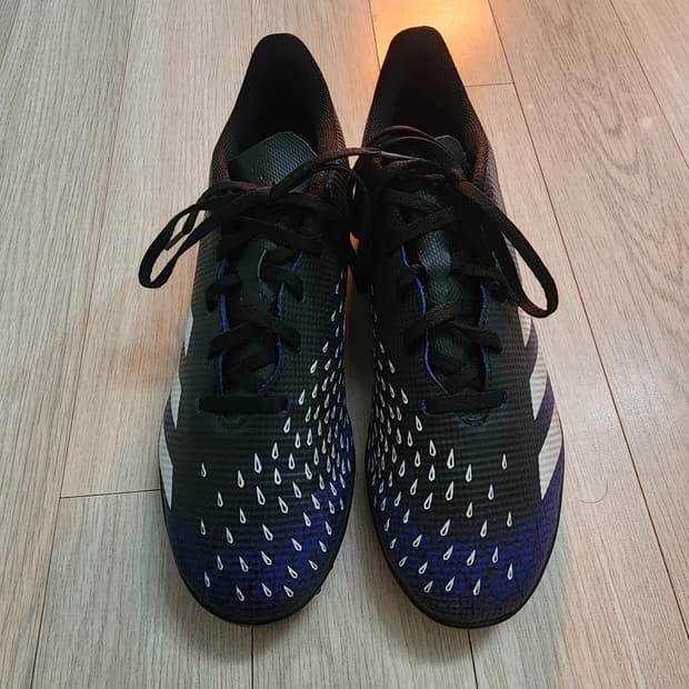 아디다스 프레데터 풋살화