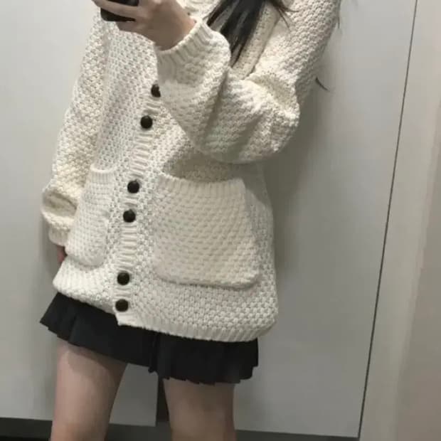 미레코 TURTLE-BUTTON KNIT CARDIGAN IVORY