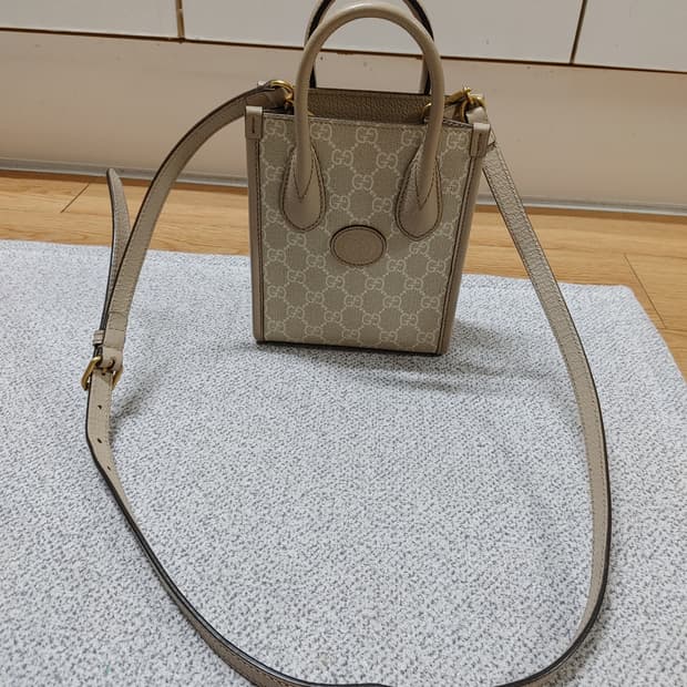 정품 구찌 인터로킹 GG 수프림 토트백 크로스백