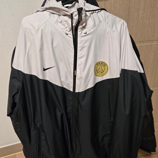 나이키 파리생제르망 바람막이 xl 프랑스 현지