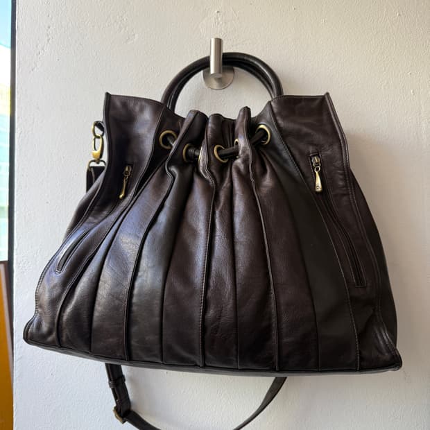 Via Tore Leoni 천연소가죽 드로스트링+핸들 토트/숄더백