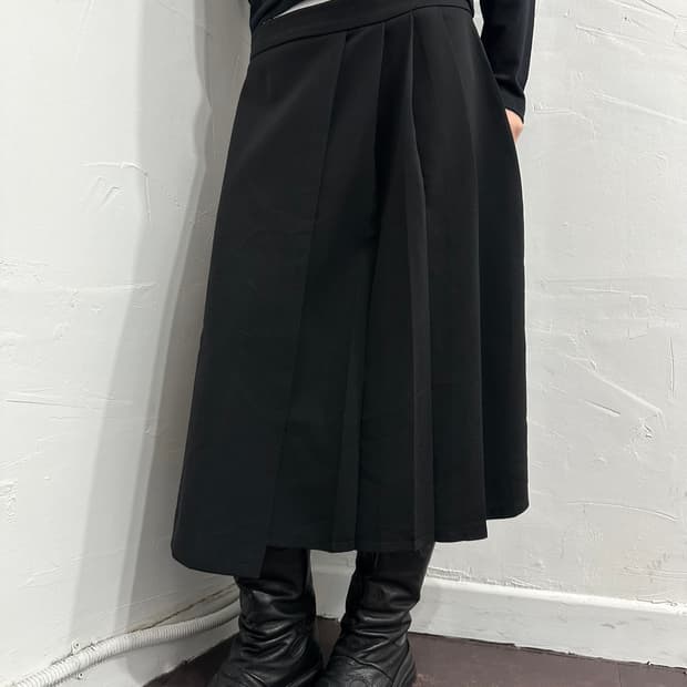 pleats detail midi skirt