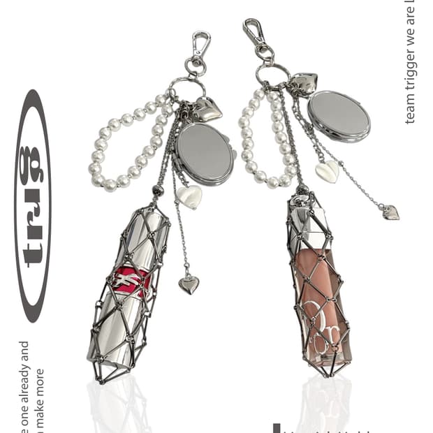 𝐋𝐢𝐩𝐬𝐭𝐢𝐜𝐤 𝐇𝐨𝐥𝐝𝐞𝐫