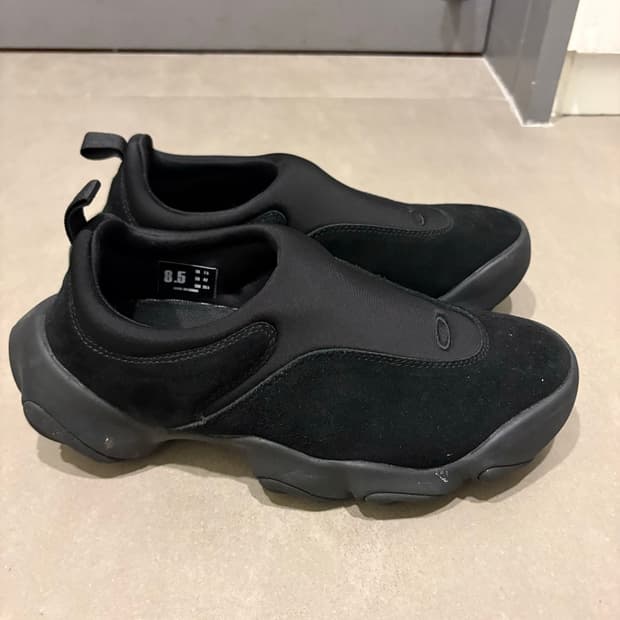 오클리  X 준야 와타나베  슬립온