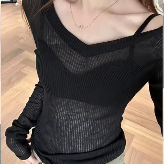 시스루 브이넥 티셔츠