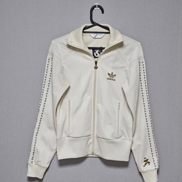 아디다스 크림 골드 월드택 져지 