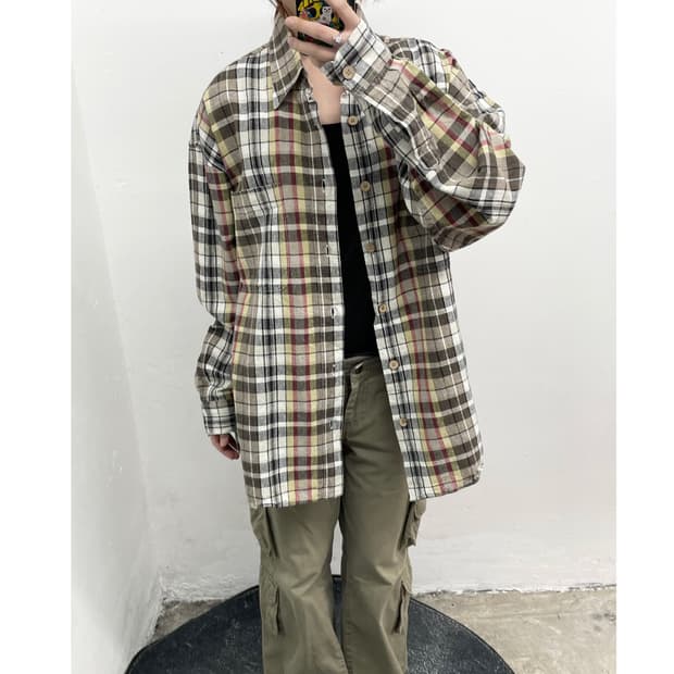 너드 브라운 포켓 체크 셔츠