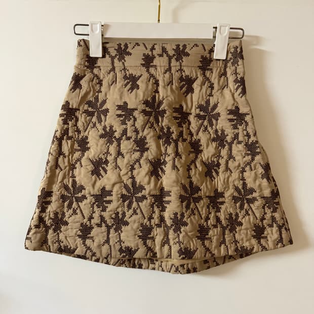 새상품 여자 퀄팅 자수 누빔 스커트