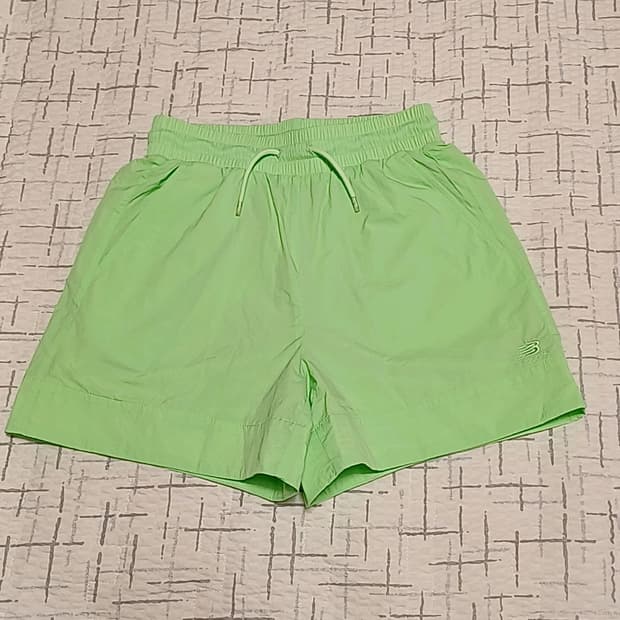 뉴발란스 얇은우븐반바지 27인치 기장40