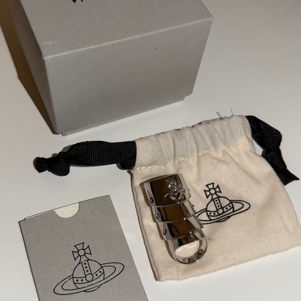 비비안웨스트우드 아머링 반지