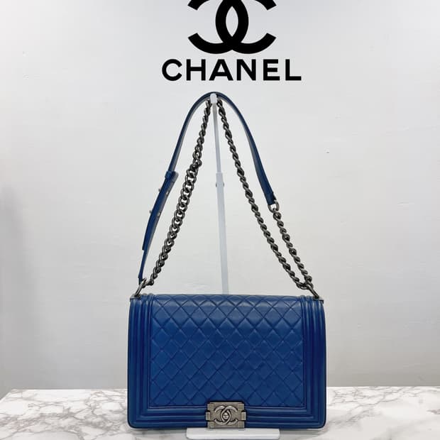 CHANEL 샤넬 보이백 뉴미듐/라자