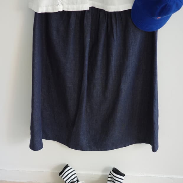 dress forme • 진청 린넨 핀턱 스커트
