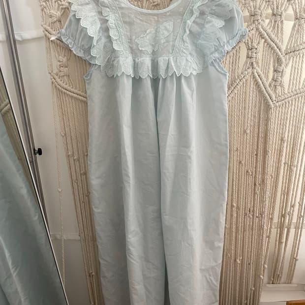 하늘색 레이스 프릴 원피스