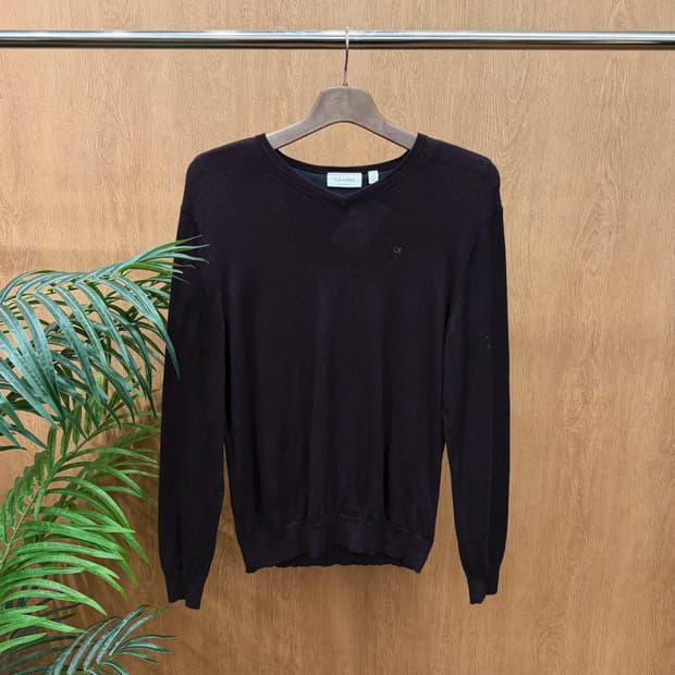 캘빈클라인 브이넥 울 니트 무지 로고 자수 디테일 레귤러핏 와인