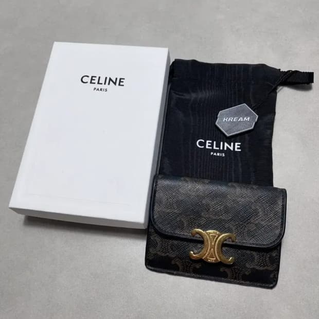 셀린느 트리옹프 플랩 카드지갑