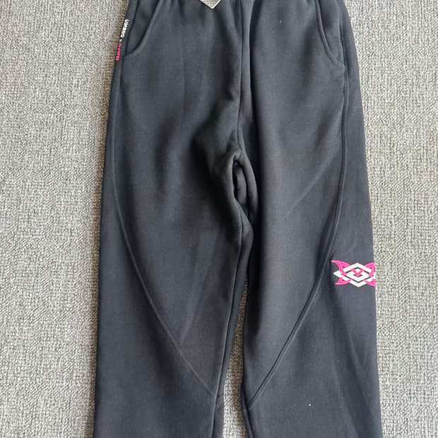 [새상품]umbro x mertra joggers