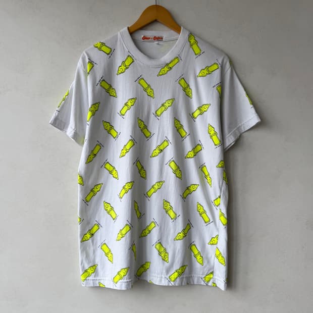 Cabbages & Condoms 티셔츠