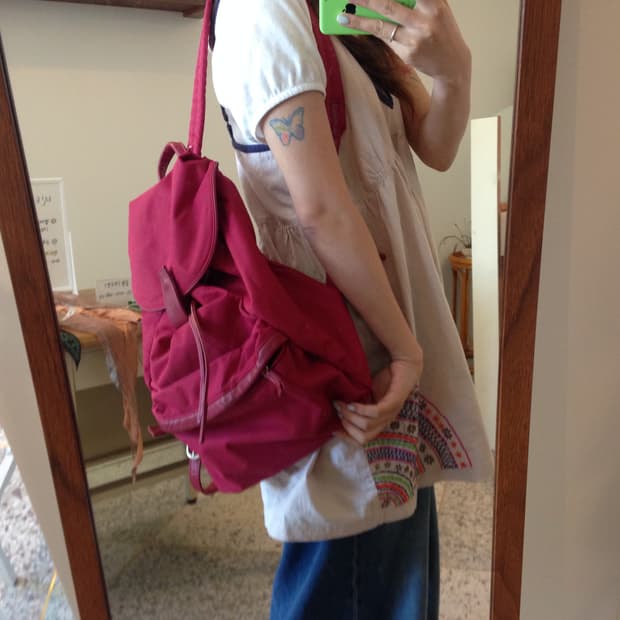 체리 레드 백팩