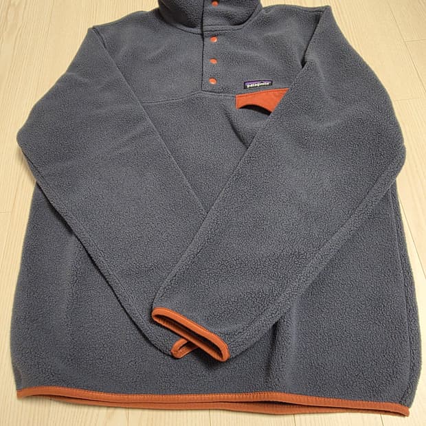 파타고니아 신칠라 라이트웨이트 스몰더블루/브러쉬드레드 맨 M