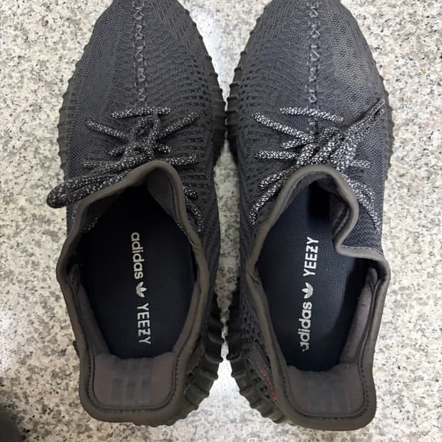 아디다스 이지 부스트 350 V2 블랙 