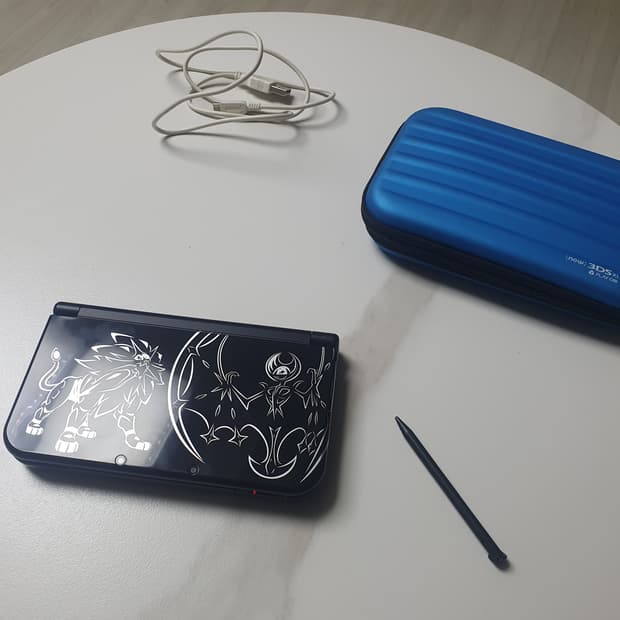닌텐도 뉴 3DS XL 포켓몬스터 썬문에디션 (블랙)