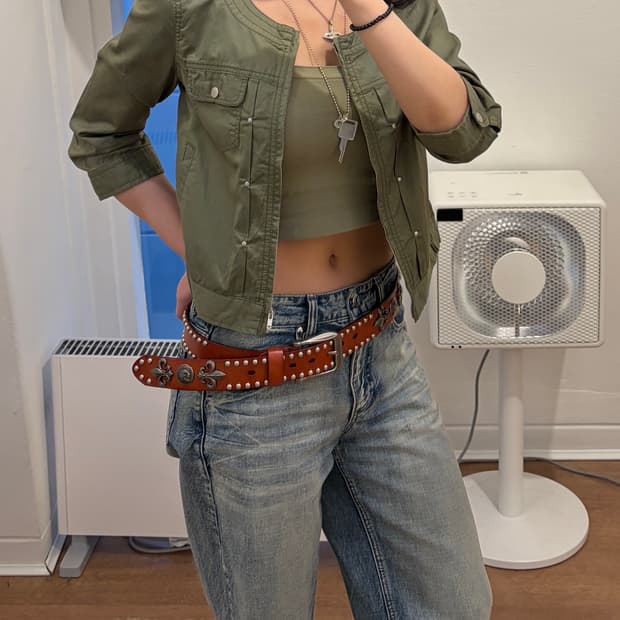 라운드넥 리벳 밀리터리 자켓