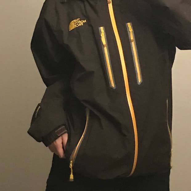 노스페이스 바람막이 딥브라운