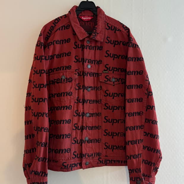 SUPREME 프레이드 로고 데님 트러커 자켓