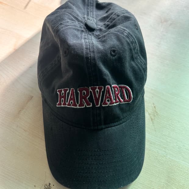 Harvard legacy 볼캡