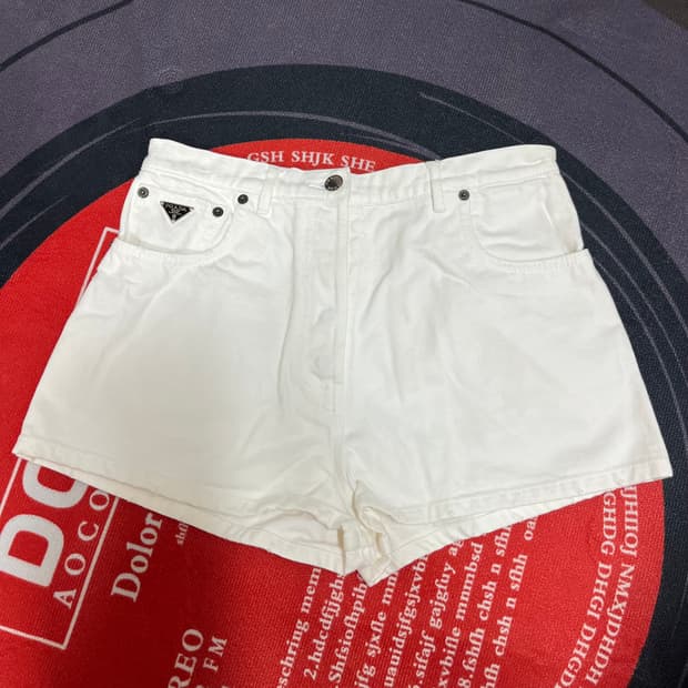 프라다 불 데님쇼츠 화이트 Size.26(XS)