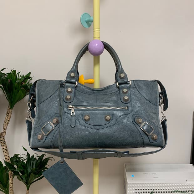 발렌시아가 클래식 모터백 에메랄드그레이